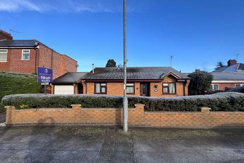 2 bedroom detached bungalow to rent, Turnbull Drive, Leicester, LE3