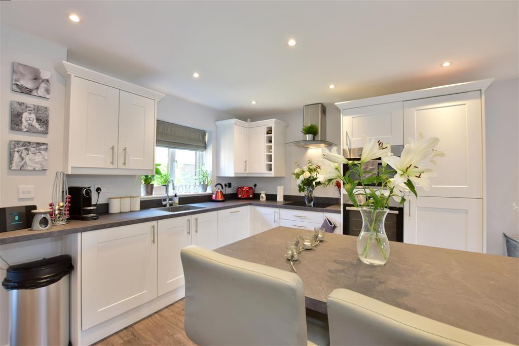 Morley Drive, Horsmonden, Tonbridge, Kent 3 bed terraced house £350,000