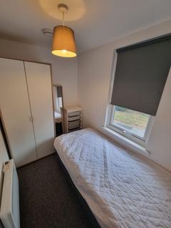 3 bedroom flat to rent, Upper Brook Street, M13 0HL