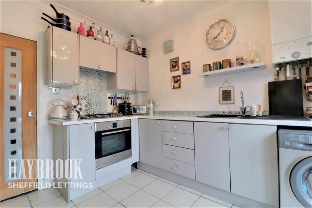 Balfour Road, Bentley, Doncaster, DN5 2 bed semidetached house £500 pcm (£115 pw)