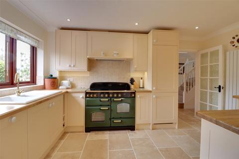 10 Home Meadow, Minehead, TA24 8UE
