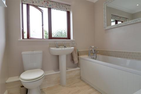 10 Home Meadow, Minehead, TA24 8UE