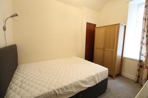 1 bedroom flat to rent, Raeburn Place, Ground Floor Left,
