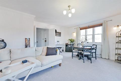 2 bedroom apartment to rent, Pemberley Lodge, Longbourn, Windsor, Berkshire, SL4