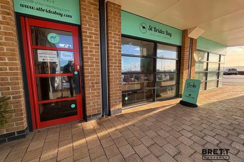Property to rent - 3 Orion House, Nelson Quay, Milford Haven, Pembrokeshire. SA73 3AZ