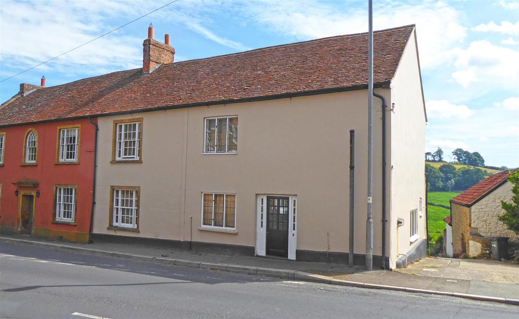 Bay Hill, Ilminster 3 bed house £350,000