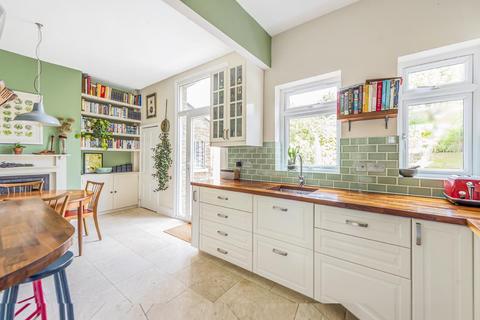 15 Abbotshall Road, London, SE6 1SQ