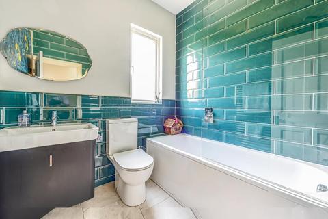 15 Abbotshall Road, London, SE6 1SQ