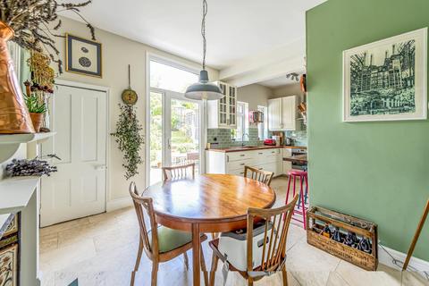 15 Abbotshall Road, London, SE6 1SQ