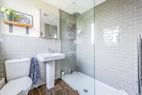 15 Abbotshall Road, London, SE6 1SQ