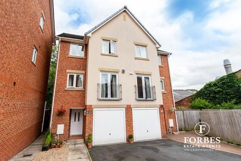 4 Copperfield Vale, Clayton Le Woods, Chorley, PR6 7AP