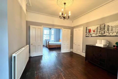 4 bedroom terraced house to rent, Harrow View, Harrow