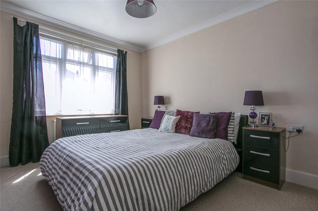 Redbreast Road, Bournemouth, Dorset, BH9 2 bed apartment £180,000