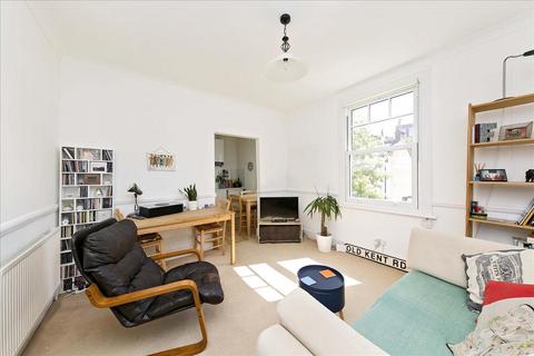 1 bedroom flat to rent, Fauconberg Road, Chiswick, W4