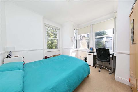 1 bedroom flat to rent, Fauconberg Road, Chiswick, W4