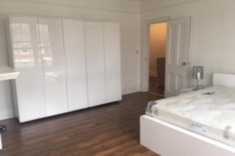 House share to rent, Marchwood Crescent, Ealing, W5