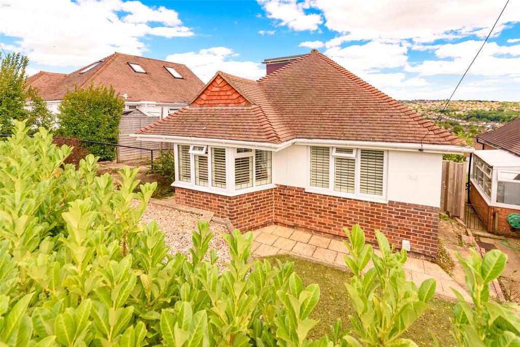 Fernwood Rise, Brighton, East Sussex, BN1 4 bed bungalow £550,000