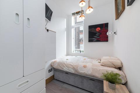 2 bedroom flat to rent, Rathbone Street, Fitzrovia, London, W1T