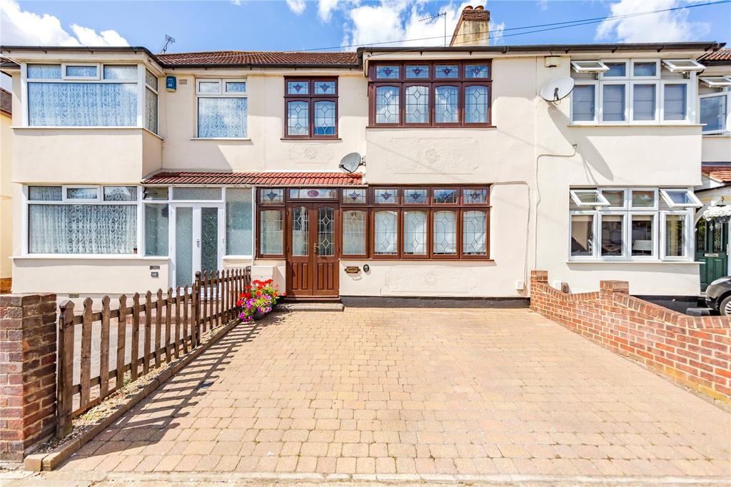 Norfolk Road, Upminster, RM14 3 bed terraced house £425,000