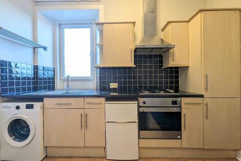 1 bedroom flat to rent, Albert Street, Leith, Edinburgh, EH7