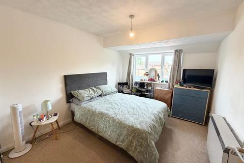 2 bedroom flat to rent, Broome Way, Banbury OX16