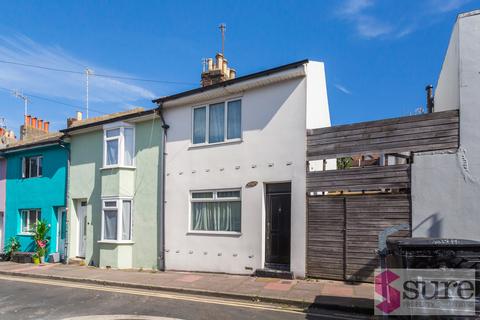 4 bedroom end of terrace house to rent, Washington Street, Brighton