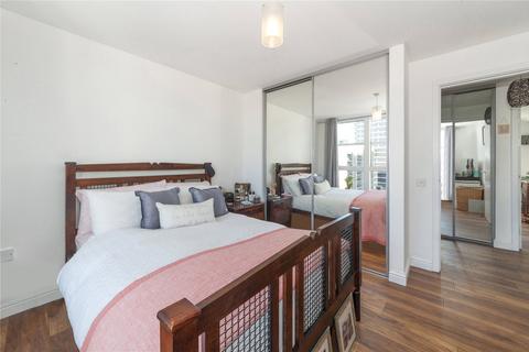 2 bedroom flat to rent, Nova Court West, 4 Yabsley Street, London