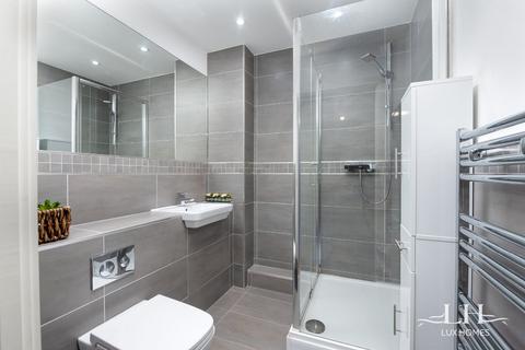 2 bedroom flat for sale, Verve Apartments, Romford
