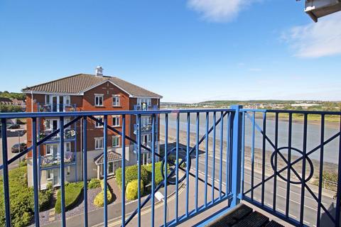 2 bedroom apartment to rent, Applecross Close, Rochester