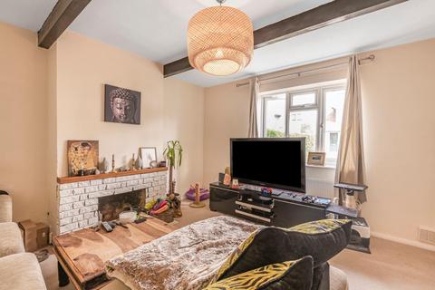 12 Pentreath Avenue, Guildford, GU2 7TA