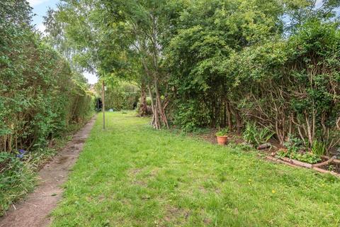 12 Pentreath Avenue, Guildford, GU2 7TA