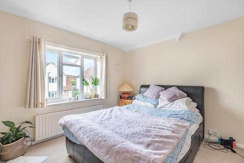 12 Pentreath Avenue, Guildford, GU2 7TA