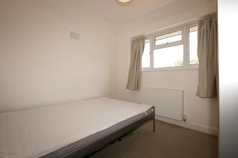 2 bedroom flat to rent, Yarborough Road, London SW19