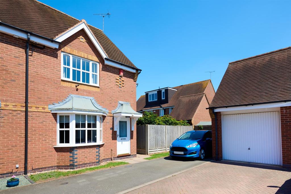 Church Close, Ryton On Dunsmore 3 bed end of terrace house £215,000