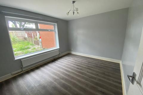 3 bedroom townhouse to rent, BASSET AVENUE, SALFORD M6