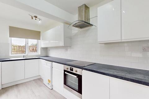 2 bedroom terraced house to rent, North Worple Way, SW14