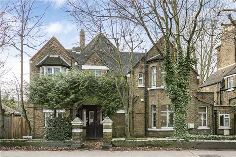 2 bedroom apartment to rent, Upper Richmond Road, Putney, SW15