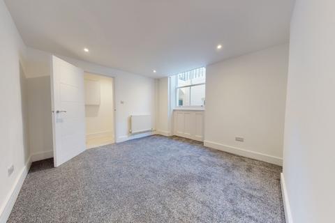 3 bedroom ground floor maisonette to rent, Lower Market street, Hove, BN3