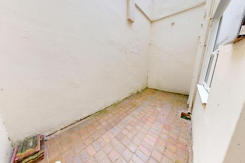3 bedroom ground floor maisonette to rent, Lower Market street, Hove, BN3
