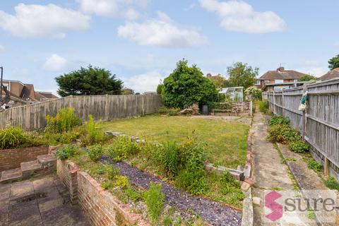 3 bedroom detached bungalow to rent, Park Close , Brighton