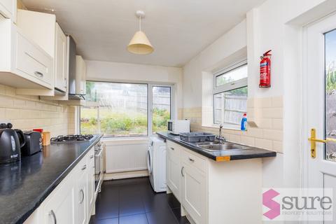 3 bedroom detached bungalow to rent, Park Close , Brighton