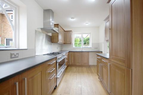 4 bedroom detached house to rent, Saturn Croft, Warfield
