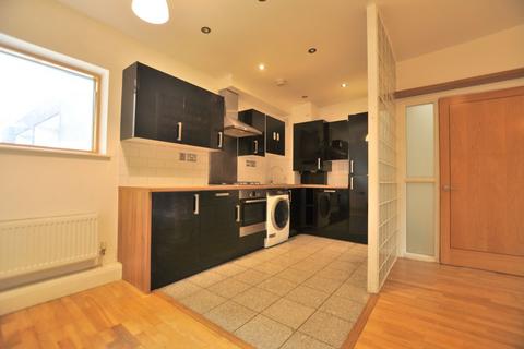 2 bedroom flat to rent, Hackney Road, London E2