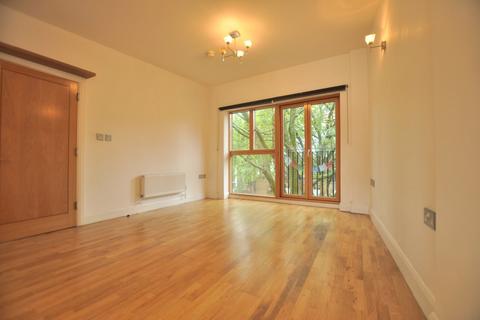 2 bedroom flat to rent, Hackney Road, London E2