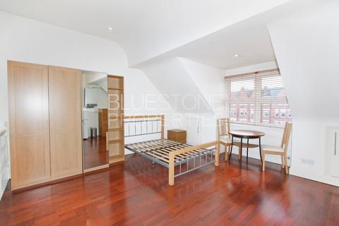 Studio to rent, Balham High Road, Balham