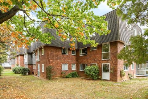 2 bedroom flat to rent, Lawrence Court, Windsor