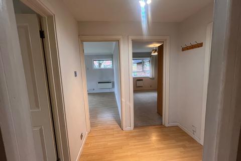 2 bedroom flat to rent, Lawrence Court, Windsor