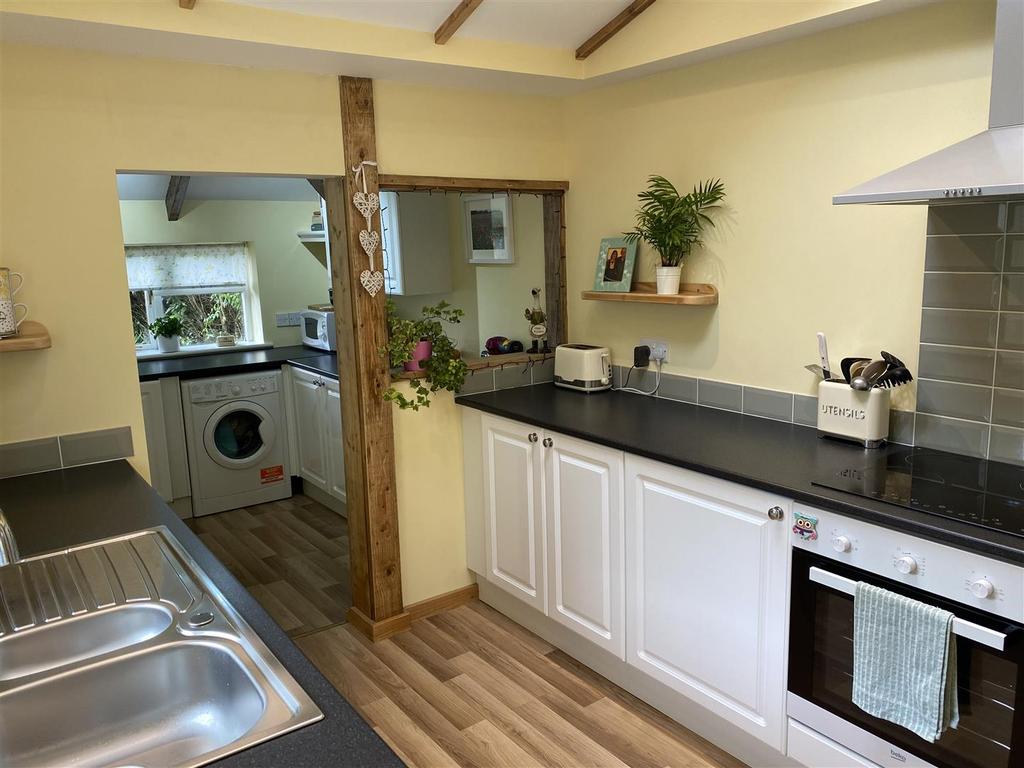 Roche Road, Bugle, St. Austell 3 bed house £195,000