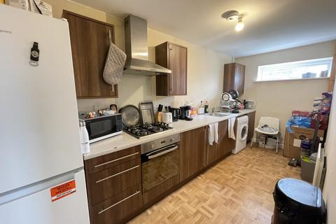 3 bedroom flat to rent, Aviation Avenue, Hatfield AL10