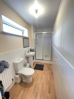 3 bedroom flat to rent, Aviation Avenue, Hatfield AL10